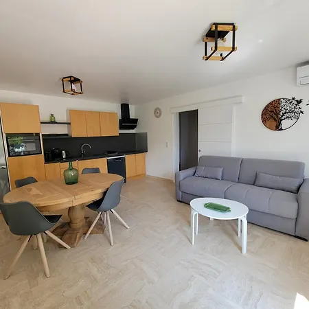 Holiday home Elegant Au Calme